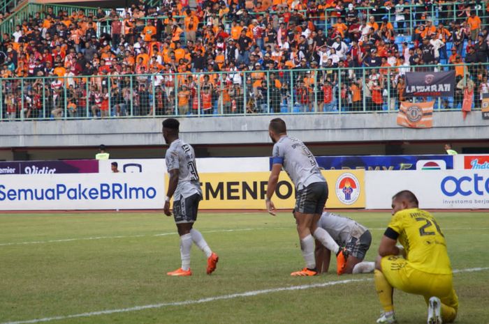 Suasana pertandingan antara Persija Jakarta versus Bali United pada laga pekan ke-18 Liga 1 2022/2023 di Stadion Candra Bhaga, Bekasi, Minggu (15/1/2023).