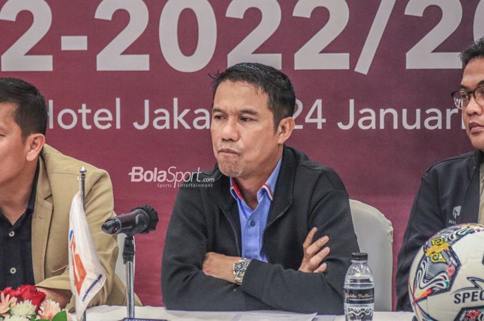 Sekretaris Jendral PSSI, Yunus Nusi, saat menghadiri sesi jumpa pers di Hotel Sultan, Senayan, Jakarta, 24 Januari 2023.