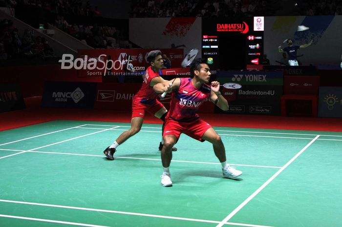 Aksi ganda putra Indonesia Pramudya Kusumawardana/Yeremia Erich Yoche Yacob Rambitan pada babak pertama Indonesia Masters 2023, Selasa (24/1/2023)