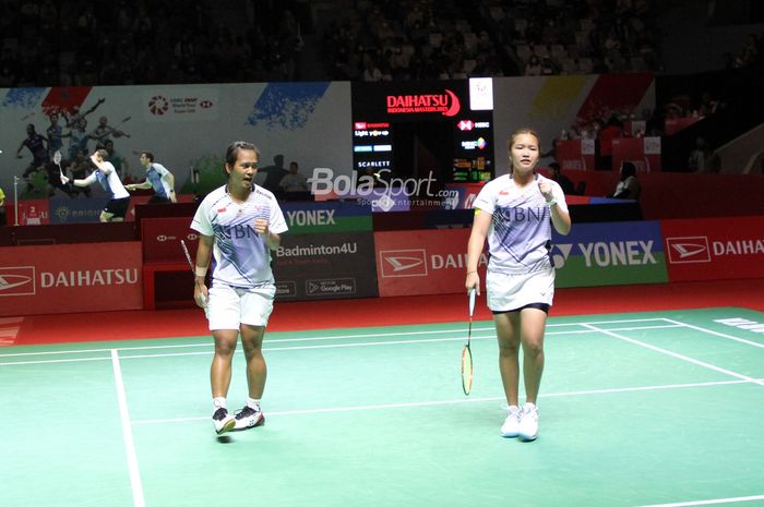 Pasangan ganda putri tanah air, Meilysa Trias Puspita Sari/Rachel Alessya Rose saat bertanding melawan Francesca Corbett/Allison Lee (Amerika Serikat) pada babak pertama Indonesia Masters 2023 di Istora Senayan, Jakarta, Rabu (25/1/2023).