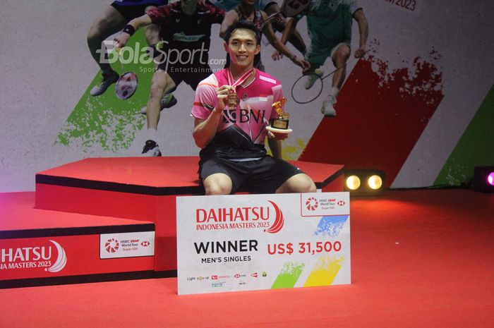 Tunggal Putra Indonesia, Jonatan Christie menjadi juara usai memenangkan laga final Indonesia Masters 2023 di Istora Senayan, Jakarta, Minggu (29/1/2023).