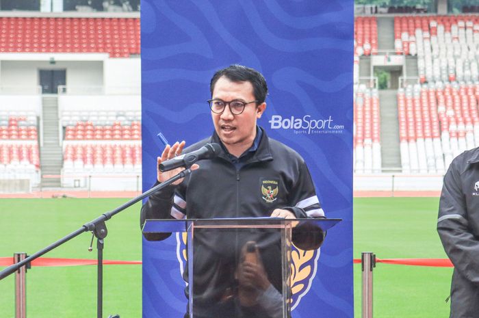 Ketua Komite Pemilihan, Amir Burhanuddin, sedang memberikan keterangan kepada awak media di Stadion Gelora Bung Karno, Senayan, Jakarta, 31 Januari 2023.