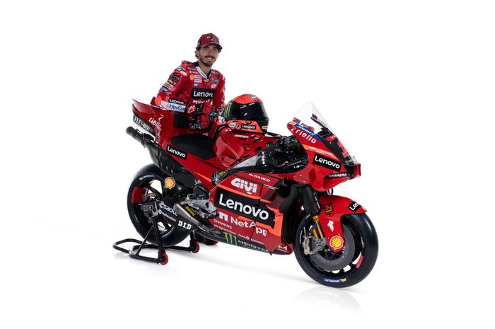 Pembalap Ducati, Francesco Bagnaia, pada peluncuran motor untuk MotoGP 2023, Senin (23/1/2023).