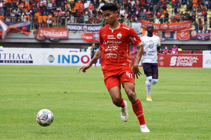 Pemain Persija Jakarta, Muhammad Ferarri saat Pertandingan Persija Jakarta vs Rans Nusantara FC yang berlangsung di Stadion Patriot Chandrabhaga, Jumat 3 Februari 2023