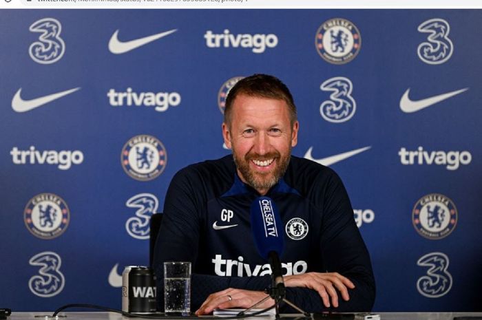 Graham Potter menanggapi dingin ejekan suporter Chelsea terhadap salah satu pemainnya, Marc Cucurella.  