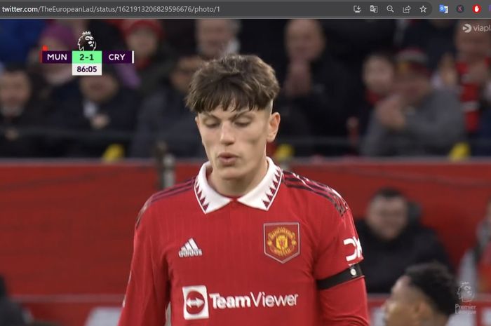 Wonderkid Manchester United, Alejandro Garnacho, tampak tidak senang saat ditarik keluar Erik ten Hag.