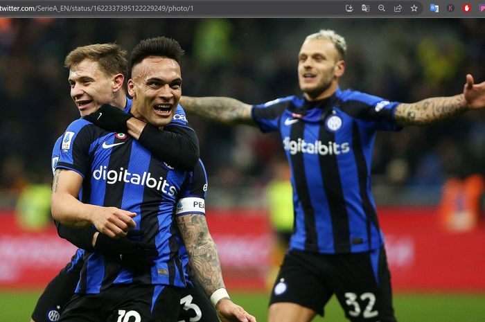 Lautaro Martinez merayakan gol untuk Inter Milan ke gawang AC Milan dalam giornata 21 Liga Italia 2022-2023 di Stadion Giuseppe Meazza pada Minggu (5/2/2023).