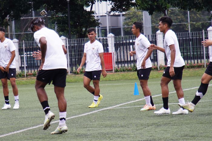 Latihan Timnas Indonesia U-20 terlihat beberapa pemain Baru dan pemain Pilihan untuk Piala Dunia U-20 Indonesia