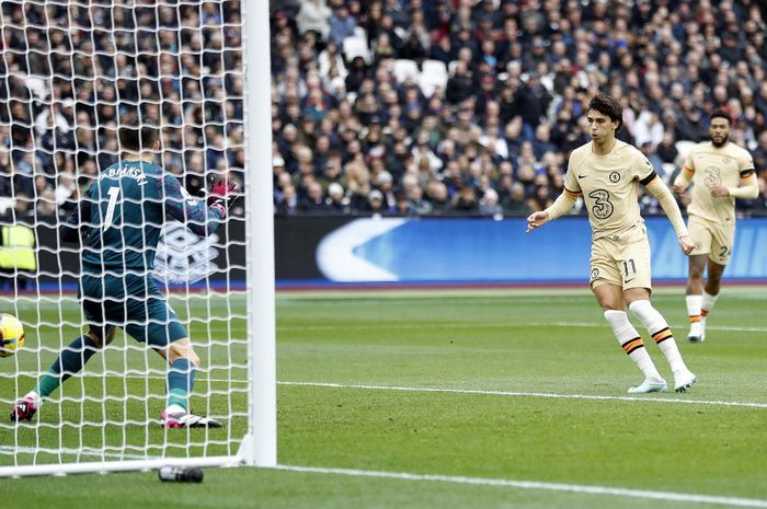 Joao Felix mencetak gol perdananya untuk Chelsea dalam laga derbi London barat di London Stadium, Sabtu (11/2/2023) malam WIB.