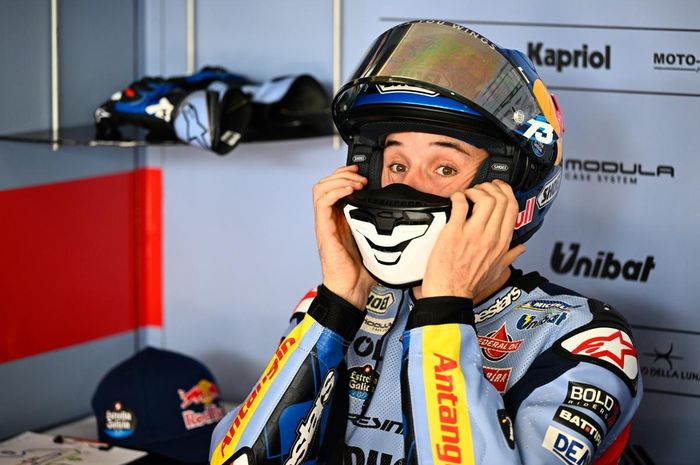 Pembalap MotoGP, Alex Marquez beberkan hikmah yang dia rasakan saat bersulit-sulit di tim Honda.