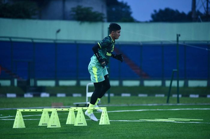 Kiper Persib Bandung, Mario Fabio Londok.