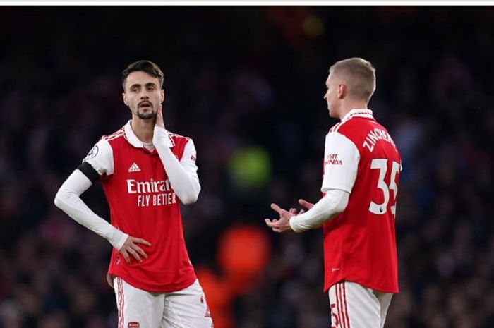 Ekspresi pemain Arsenal, Fabio Vieira dan Oleksandr Zinchenko usai mengalami hasil imbang kontra Brentford pada partai pekan ke-23 Liga Inggris 2022-2023 di Emirates Stadium, Sabtu (11/2/2023).