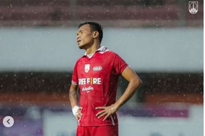 Pemain Persis Solo, Ferdinand Sinaga saat melawan Borneo FC pada laga pekan ke-24 Liga 1 2022/2023 di Stadion Maguwoharjo, Sleman, Minggu (12/2/2023).