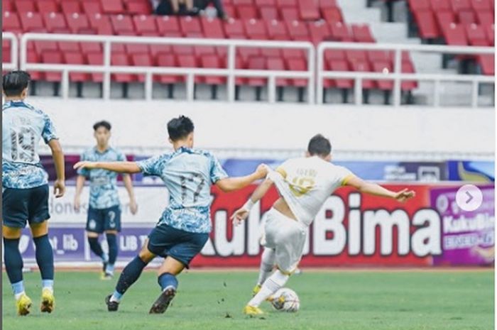 Duel antara PSIS Semarang  versus Dewa United pada laga pekan ke-24 Liga 1 2022/2023 di Stadion Jatidiri, Semarang, Senin (13/2/2023).