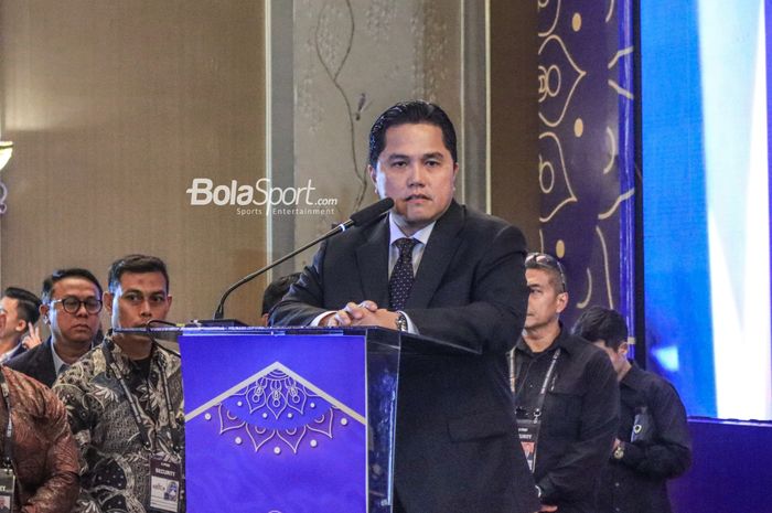 Ketua Umum PSSI, Erick Thohir, sedang memberikan sambutan dalam Kongres Luar Biasa PSSI di Hotel Sangri-La, Jakara, 16 Februari 2023.