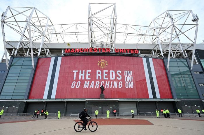 Markas Manchester United, Stadion Old Trafford.