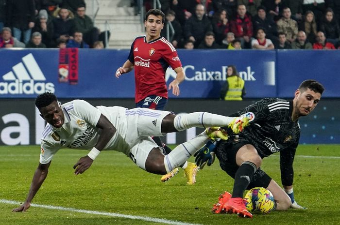 Tanpa diperkuat Karim Benzema dan Toni Kroos, Real Madrid sukses membekuk Osasuna 2-0 pada pekan ke-22 Liga Spanyol 2022-2023.