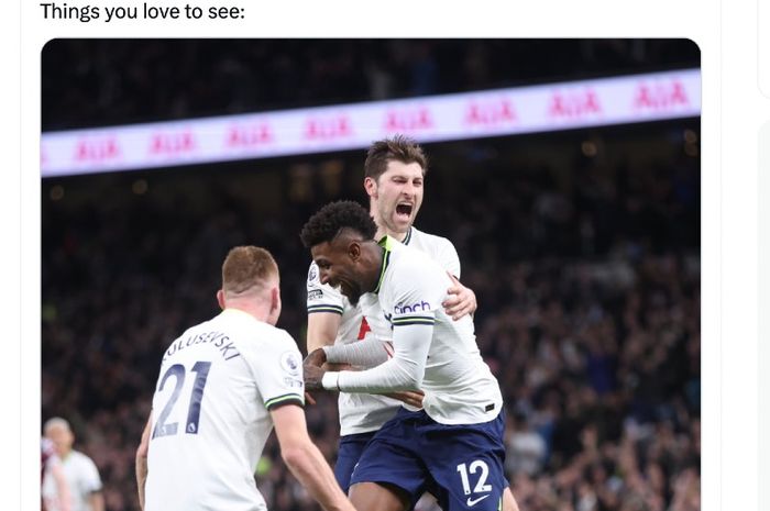 Gol Emerson Royal (tengah) turut membawa Tottenham Hotspur melewati Newcastle United di posisi 4 Besar klasemen sementara Liga Inggris, Minggu (19/2/2023) waktu setempat di Tottenham Hotspur Stadium, London.