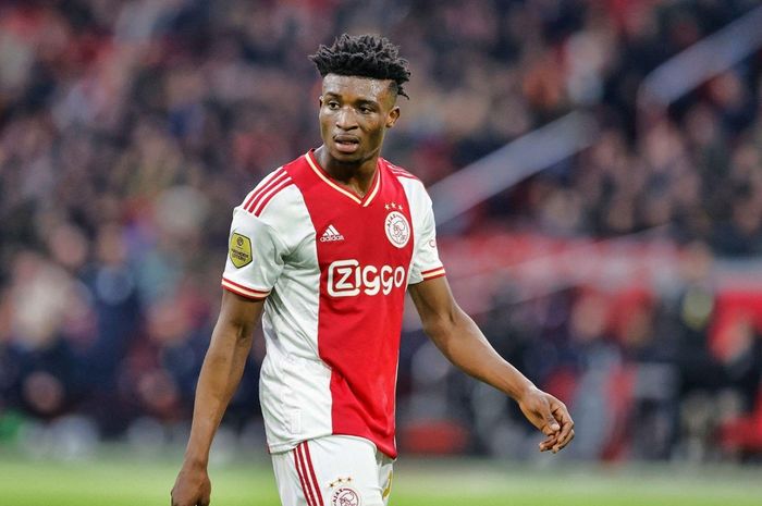 Gelandang Ajax Amsterda, Mohammed Kudus, dianggap lebih baik ketimbang Antony dan Manchester United disebut salah rekrut oleh Marco van Basten.