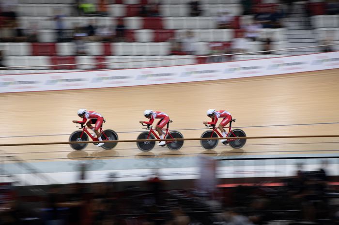 Tim balap sepeda putra saat tampil di kualifikasi ajang UCI Track Nations Cup 2023.