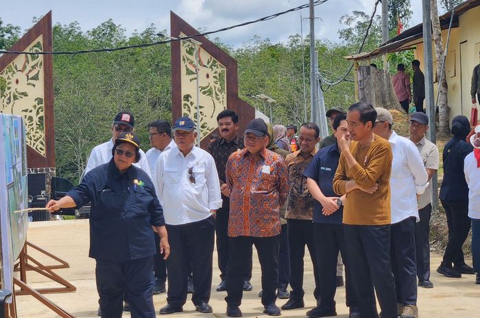 Presiden Republik Indonesia, Joko Widodo (Jokowi) menyampaikan hasil audit stadion sepak bola yang telah ia mandatkan kepada Kementerian Pekerjaan Umum dan Perumahan Rakyat (PUPR).