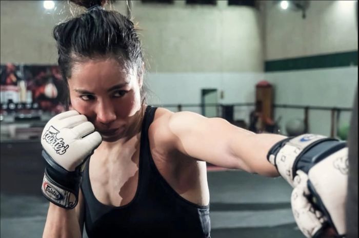 Petarung ONE Championship asal Indonesia, Linda Darrow, hampir tidak lolos dalam tes hidrasi menjelang tampil di ONE Fight Night 7, Sabtu (25/2/2023) di Bangkok.