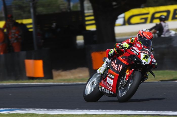 Pembalap Ducati Aruba.it, Alvaro Bautista, menguasai WSBK Australia 2023.