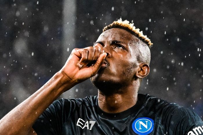 Bomber Napoli, Victor Osimhen, nasibnya terlunta-lunta setelah dicoret daftar pemain di skuad dan gagal pindah ke Chelsea serta Al Ahli.