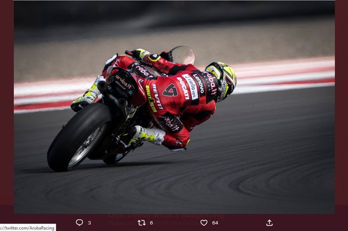 Pembalap Aruba.it Ducati, Alvaro Bautista, saat tampil pada Superpole Race WorldSBK Indonesia di Sirkuit Mandalika, Lombok, Nusa Tenggara Barat, 5 Maret 2023.