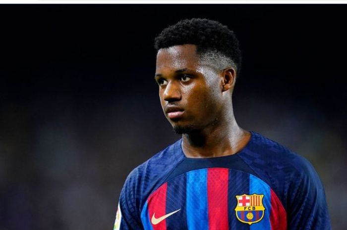 Wonderkid Barcelona, Ansu Fati, mendapatkan dukungan dari Xavi Hernandez meski menjalani periode sulit.