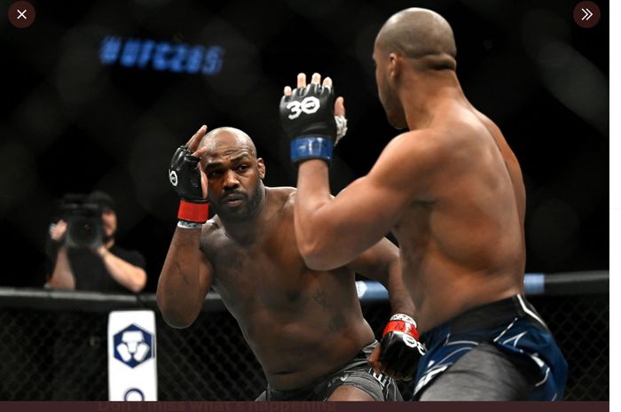 Jon Jones digadang-gadang tetap bisa kalahkan Ciryl Gane pada UFC 285 meski badannya kalah besar 20 Kg sekalipun.