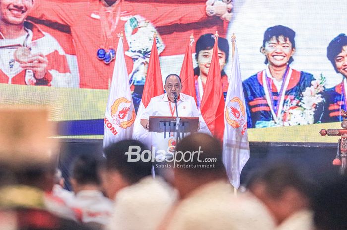 Ketua Umum KONI Pusat, Marciano Norman, sedang memberikan sambutan pada rapat kerja nasional KONI di Hotel Sultan, Senayan, Jakarta, Minggu (12/3/2023).