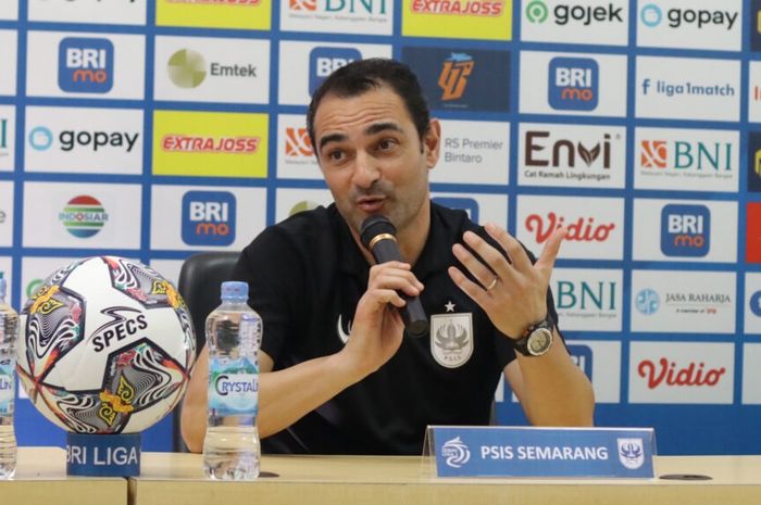 Pelatih PSIS Semarang, Gilbert Agius.