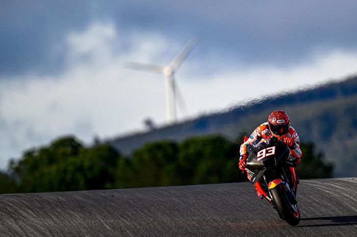 Pembalap Repsol Honda, Marc Marquez pada sesi tes pramusim MotoGP 2023 di Sirkuit Algarve, Portugal, Minggu (12/3/2023)