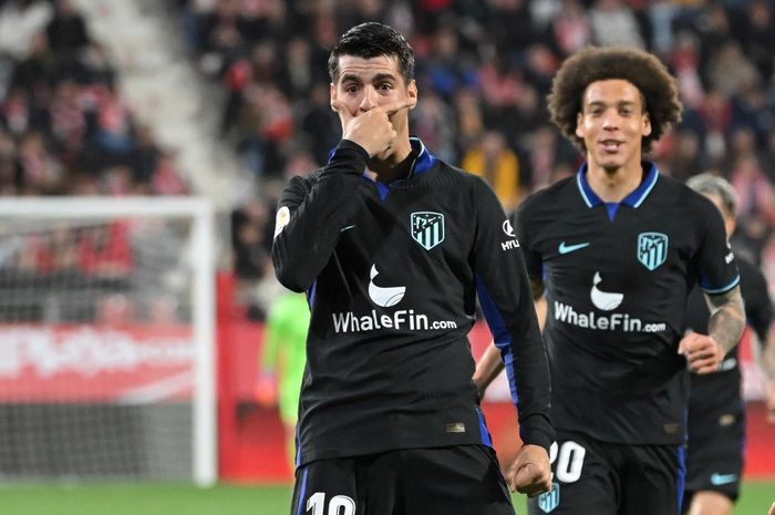 Striker Atletico Madrid, Alvaro Morata, merayakan gol ke gawang Girona dalam laga Liga Spanyol di Stadion Montilivi, Senin (13/3/2023).