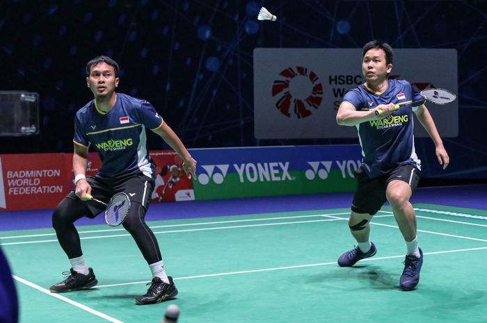 Pasangan ganda putra Indonesia, Mohammad Ahsan/Hendra Setiawan, pada babak pertama All England Open 2023 di Utilita Arena, Birmingham, Inggris, Rabu (15/3/2023).