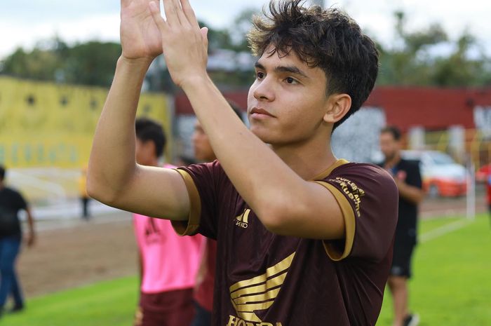 Victor Dethan, winger PSM Makassar yang dipanggil TC Timnas U-20 Indonesia pada 20 Maret 2023 mendatang.