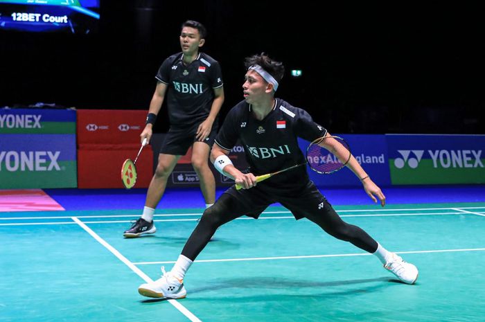 Pasangan ganda putra Indonesia, Fajar Alfian/Muhammad Rian Ardianto, bertanding pada perempat final All England Open 2023 di Utilita Arena, Birmingham, Inggris, Jumat (17/3/2023).