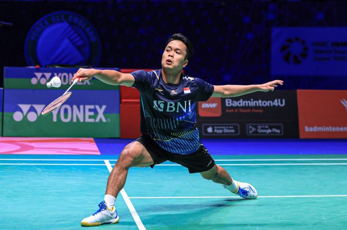 Pebulu tangkis tunggal putra Indonesia, Anthony Sinisuka Ginting, pada pertandingan perempat final All England Open 2023 di Utilita Arena, Birmingham, Inggris, Jumat (17/3/2023).