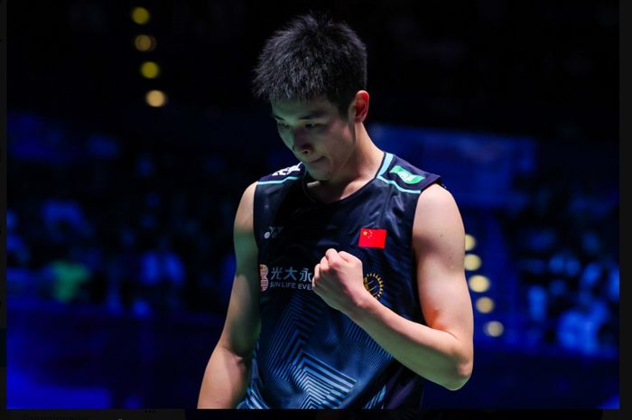 Pebulu tangkis tunggal putra China, Li Shi Feng, gagal menjaga tren kemenangan setelah menjuarai All England Open 2023.