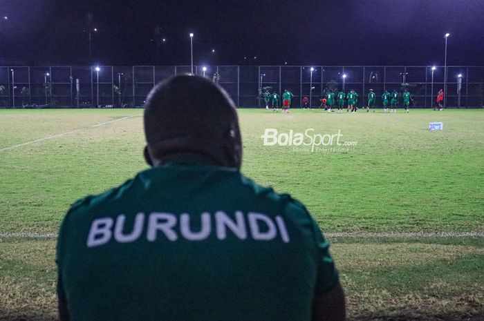 Suasana timnas Burundi berlatih di Lapangan Latih JIS (Jakarta International Stadium), Jakarta  Utara, Rabu (22/3/2023).