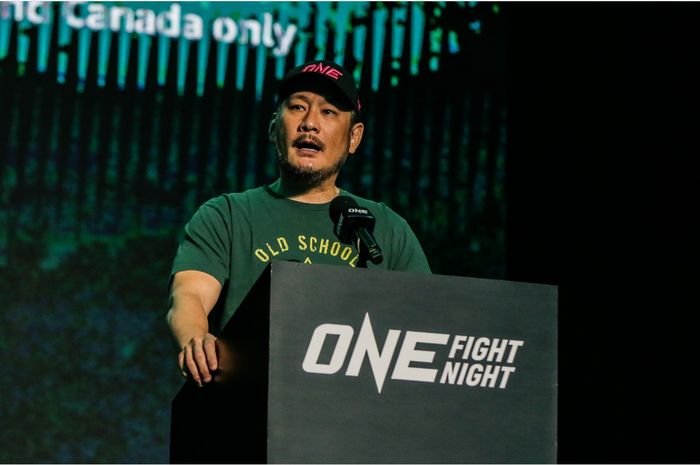 CEO ONE Championship, Chatri Sityodtong, berbicara dalam acara jumpa pers sebelum ONE Fight Night 8, Kamis (23/3/2023).