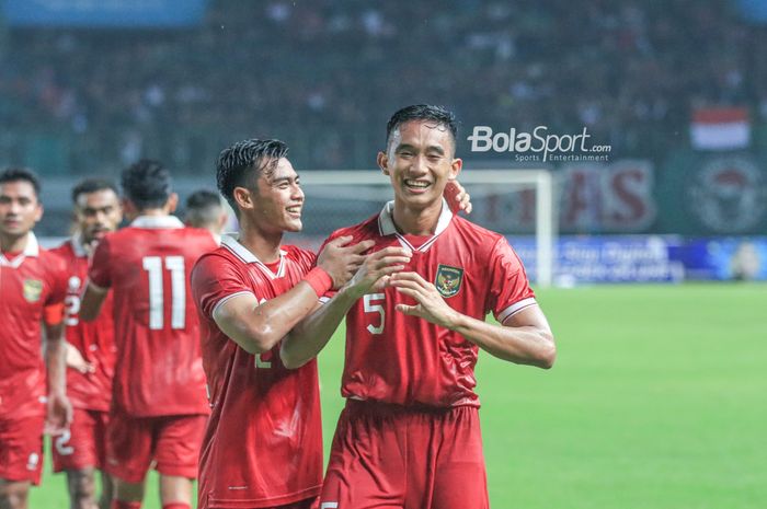 Selebrasi Rizky Ridho setelah mencetak gol ke gawang Burundi di Stadion Patriot, Sabtu (25/3/2023).