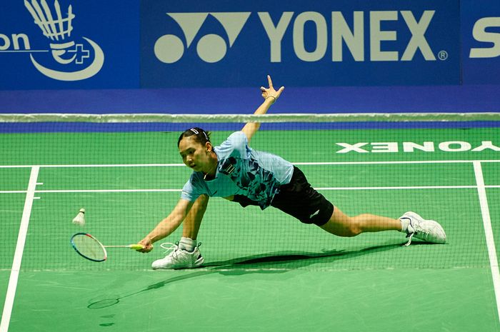 Pebulu tangkis tunggal putri Thailand, Pornpawee Chochuwong, pada babak final Swiss Open 2023 di St. Jakobshalle, Basel, Minggu (26/3/2023).