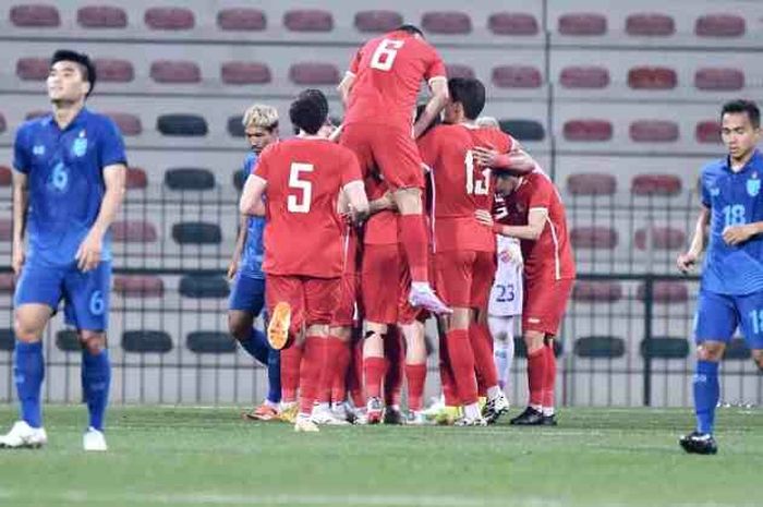 Para pemain Timnas Suriah merayakan gol ke gawang Timnas Thailand pada pertandingan uji coba FIFA Matchday, Minggu (26/3/2023) dini hari WIB.