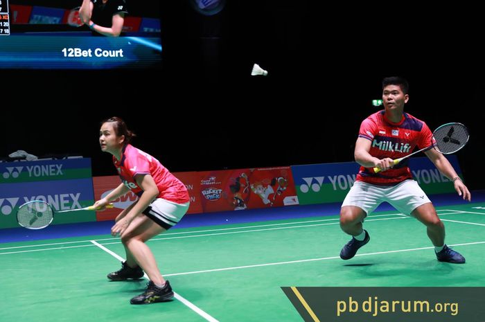 Ganda campuran Indonesia, Praveen Jordan/Melati Daeva Oktavianti saat beraksi di All England Open 2023.