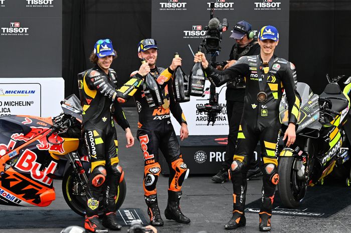 Marco Bezzecchi (Mooney VR46 Ducati) meraih podium runner-up pada sesi sprint MotoGP Argentina 2023, murid Valentino Rossi satu ini  punya kecepatan di atas rata-rata yang diakui lawan-lawannya.