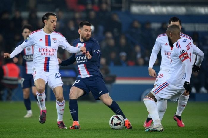 Aksi Lionel Messi dalam laga PSG vs Lyon pada Liga Prancis 2022-2023.