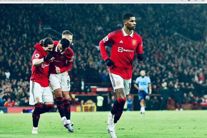 Marcus Rashford mencetak gol kemenangan Manchester United dalam laga melawan Brentford dalam ajang Liga Inggris 2022-2023 di Stadion Old Trafford, Rabu (5/4/2023).