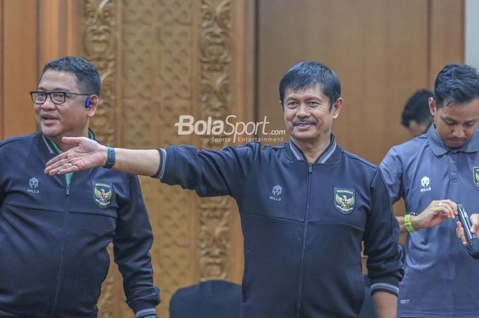 Pelatih timnas U-22 Indonesia, Indra Sjafri, saat ditemui dalam acara syukuran PSSI selamat dari sanksi FIFA di Hotel Sultan, Senayan, Jakarta, Jumat (7/4/2023) malam.